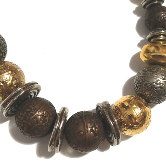 LIZ CLAIBORNE VINTAGE GRADUATED GOLD-TONE BEADED HOOK CLASP 15-19" NECKLACE - Picture 4 of 10